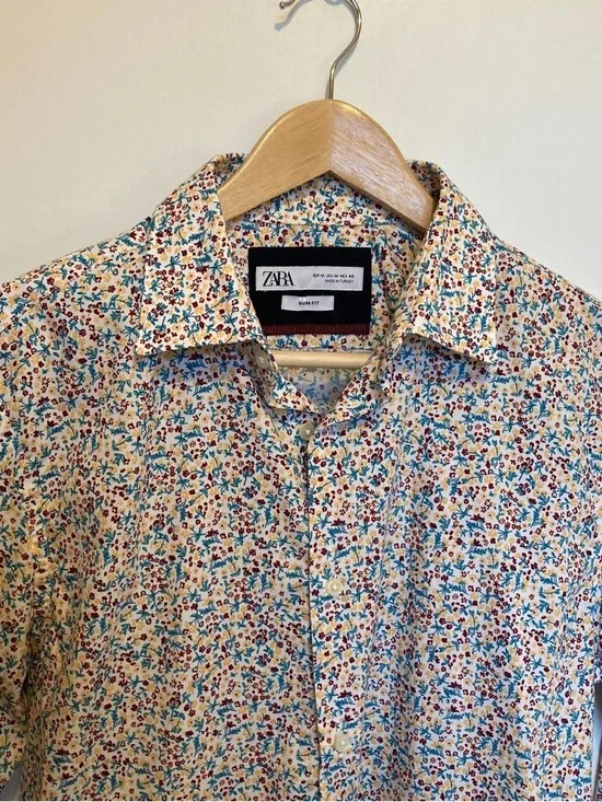 Zara Men's Button-Down Shirt with Blue and Red Floral Print - Picture 5 of 5